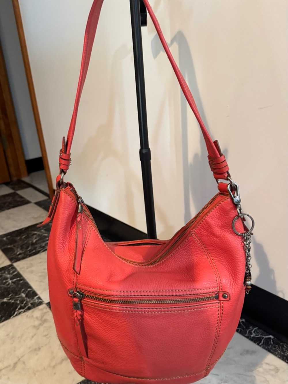 The Sak Sequoia Coral Red Leather Hobo Shoulder Bag Slouchy Indie Boho Coastal